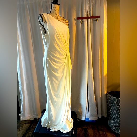 Adrianna Papell Dresses & Skirts - Adrianna Papell full length gown